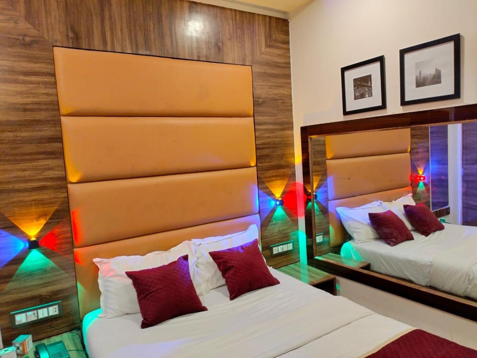 Hotel Blue Wellington - Near Mumbai Airport Экстерьер фото