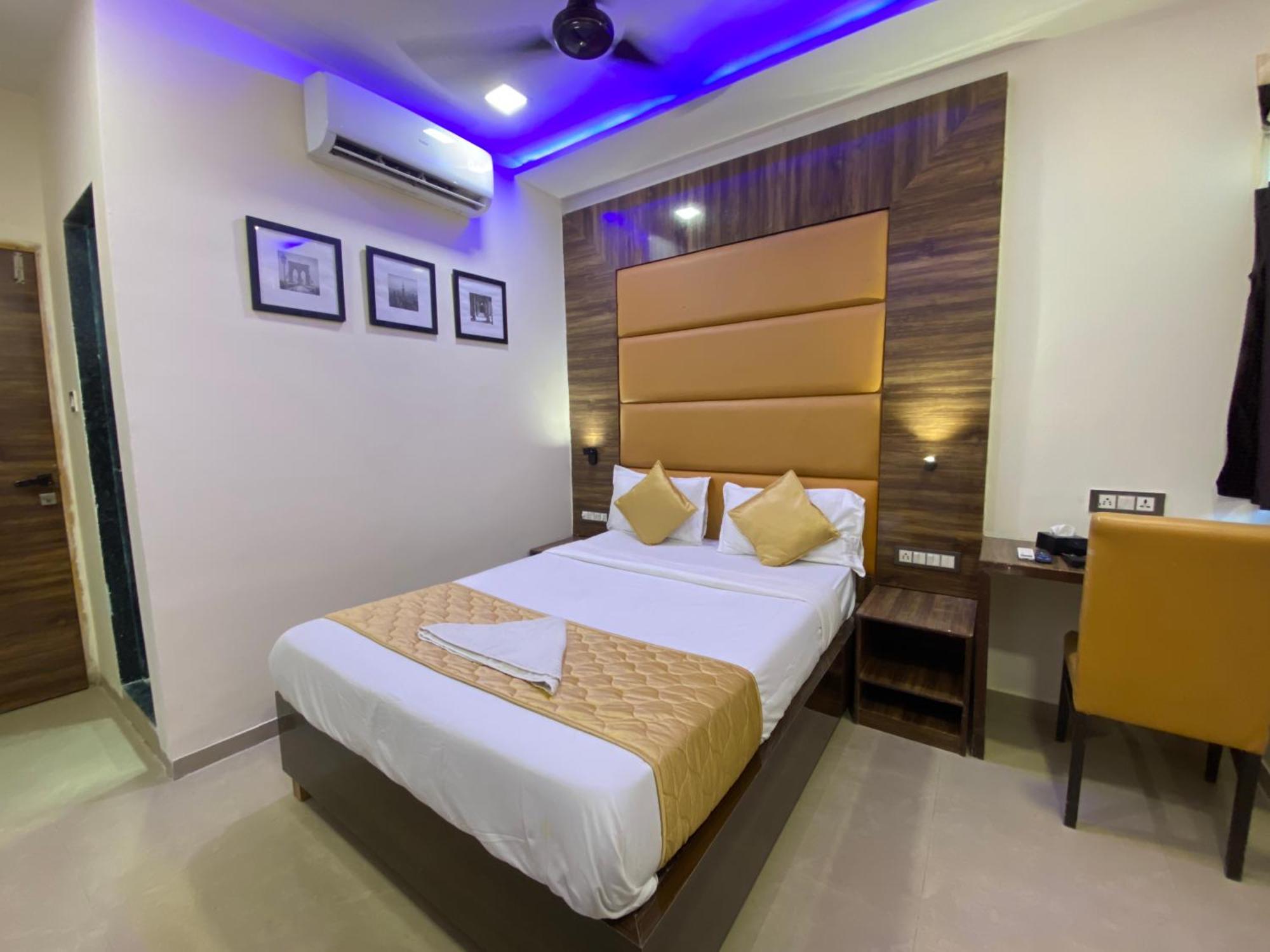 Hotel Blue Wellington - Near Mumbai Airport Экстерьер фото