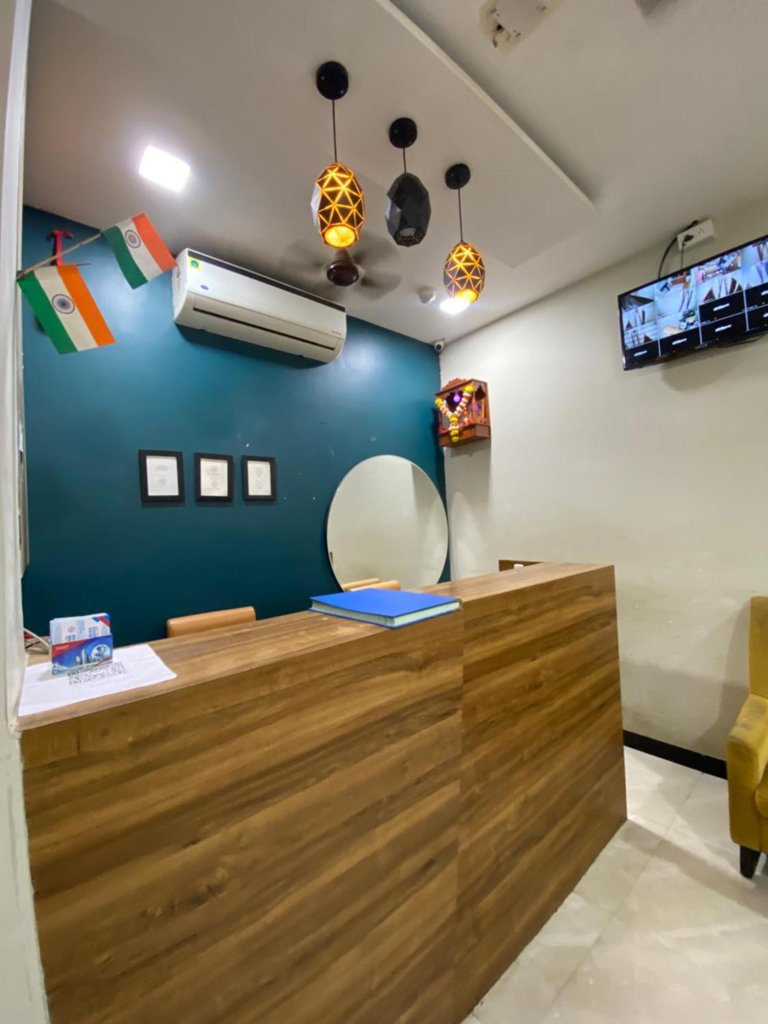Hotel Blue Wellington - Near Mumbai Airport Экстерьер фото